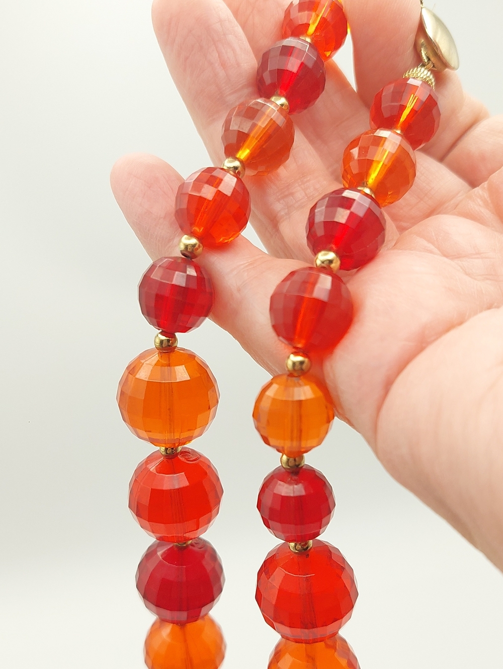Bold Red-Orange Vintage MCM Faceted LUCITE Bead Necklace - Unbranded - Picture 10 of 12